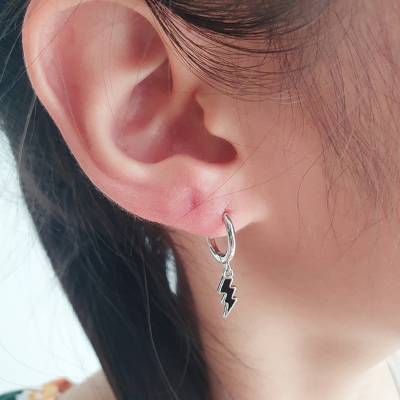 Rhodium Plated 925 Sterling Silver Lighting Bolt huggie hoop earrings - Picture 4 of 4